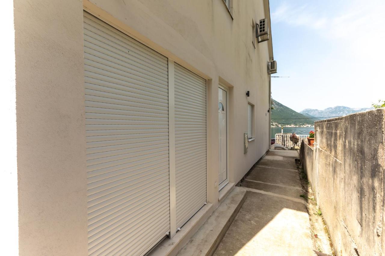 Waterfront Apartment Petrovina Kotor Extérieur photo