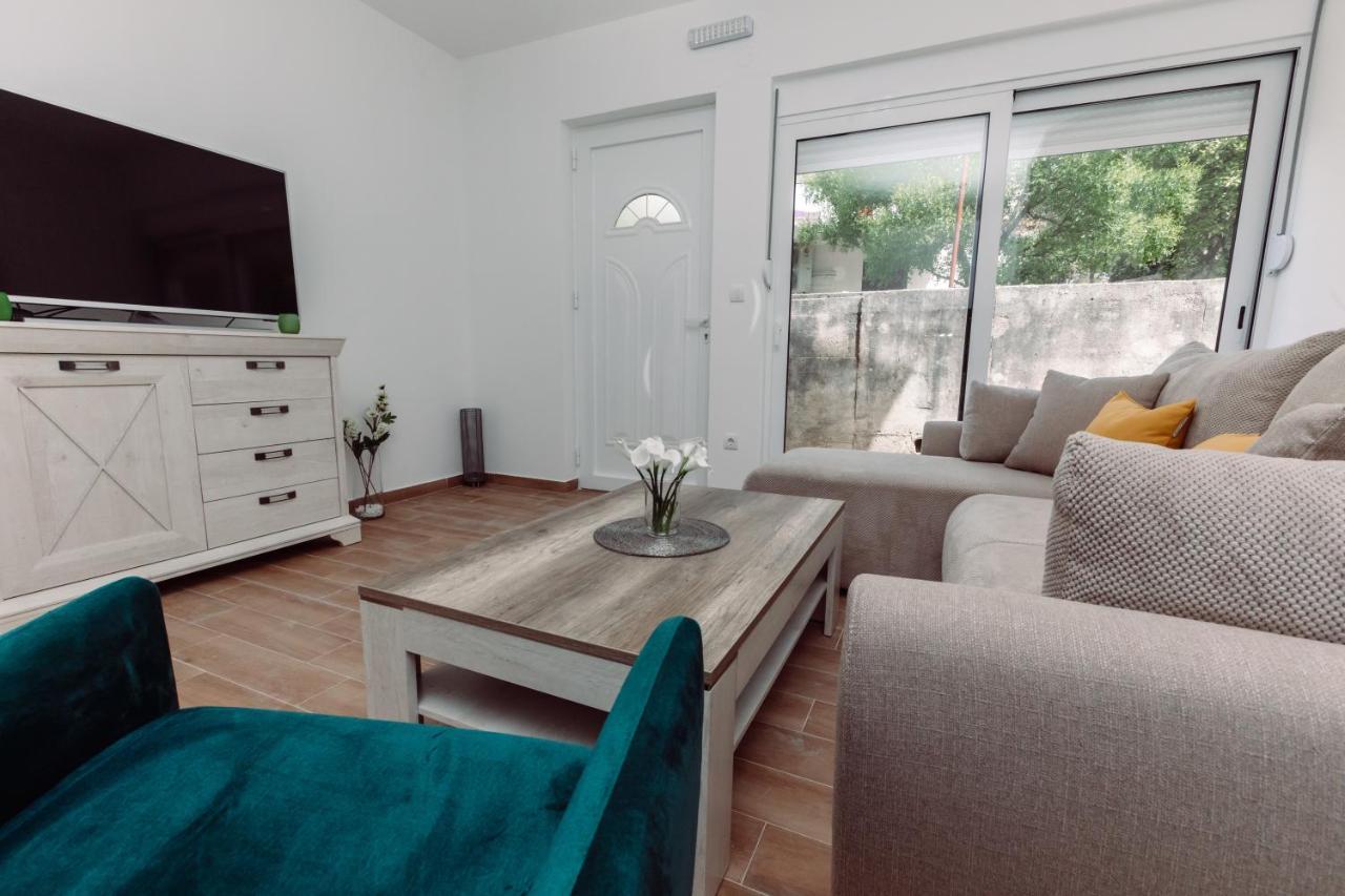 Waterfront Apartment Petrovina Kotor Extérieur photo