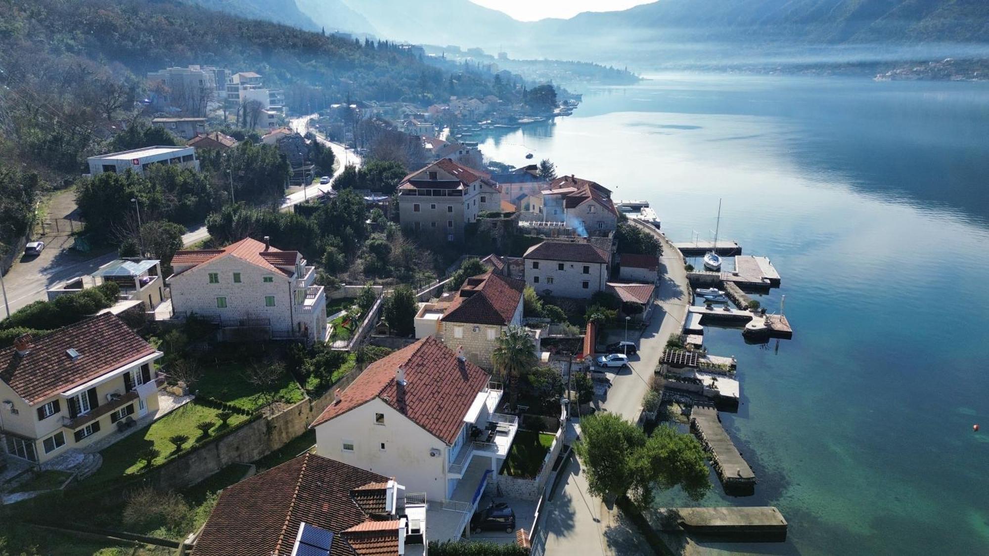 Waterfront Apartment Petrovina Kotor Extérieur photo