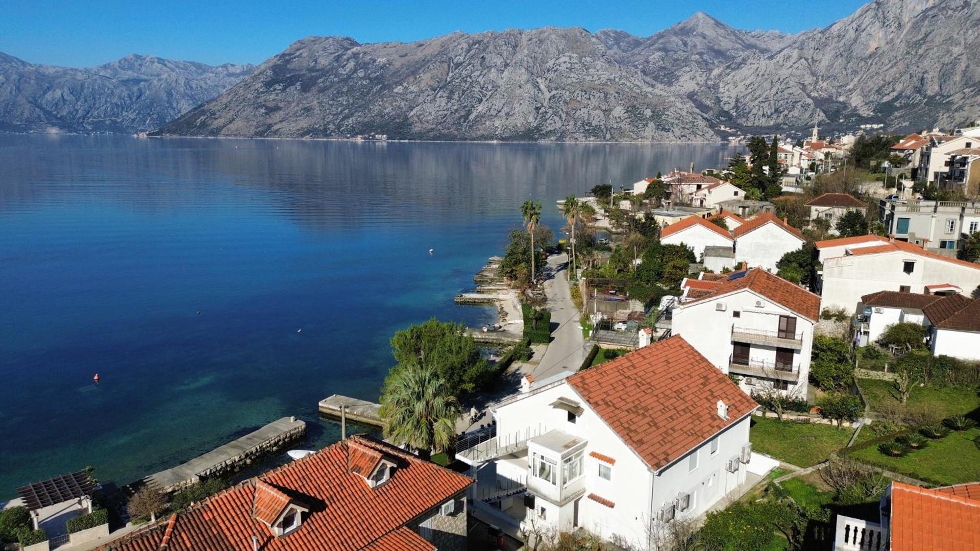 Waterfront Apartment Petrovina Kotor Extérieur photo