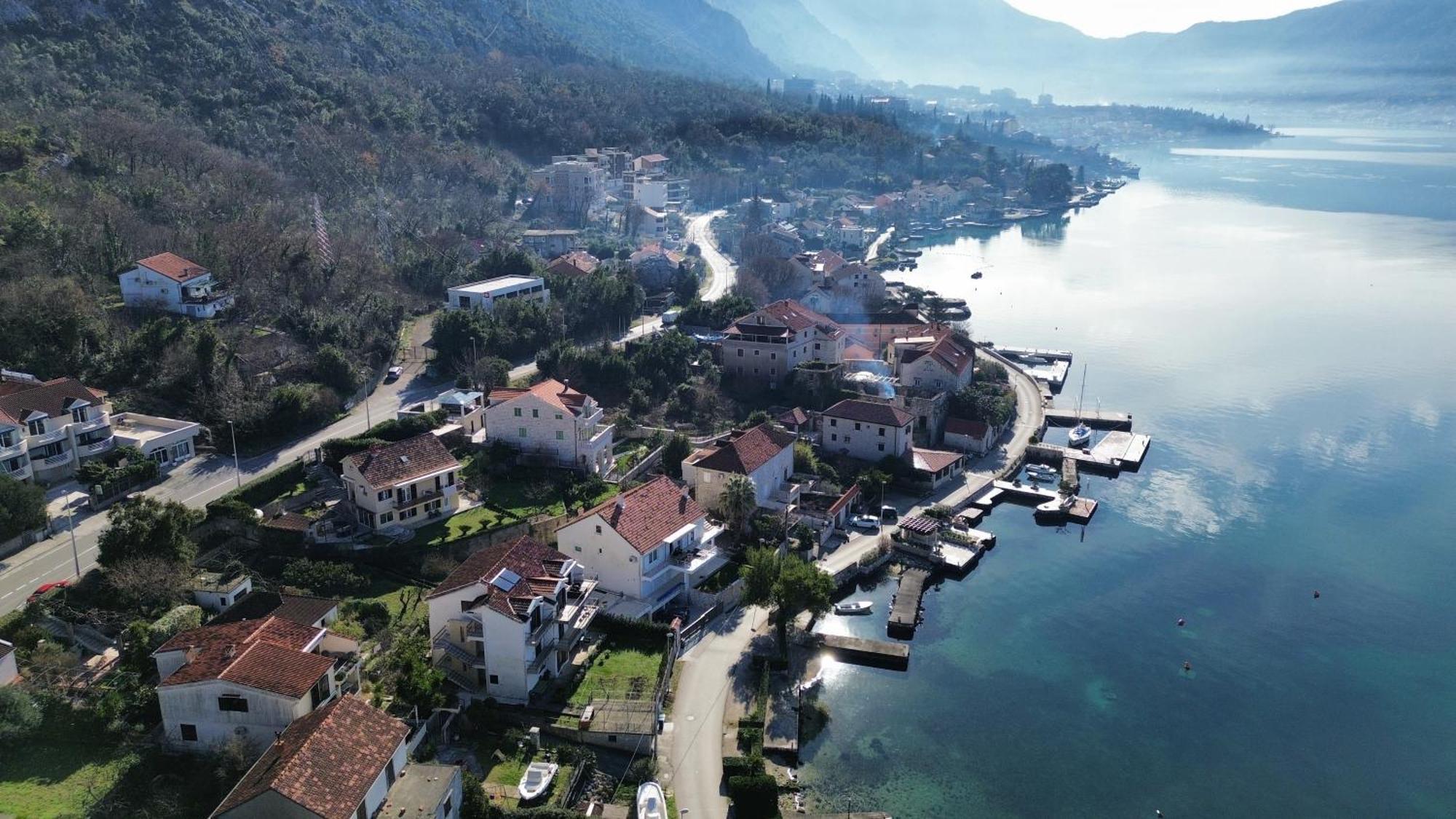 Waterfront Apartment Petrovina Kotor Extérieur photo