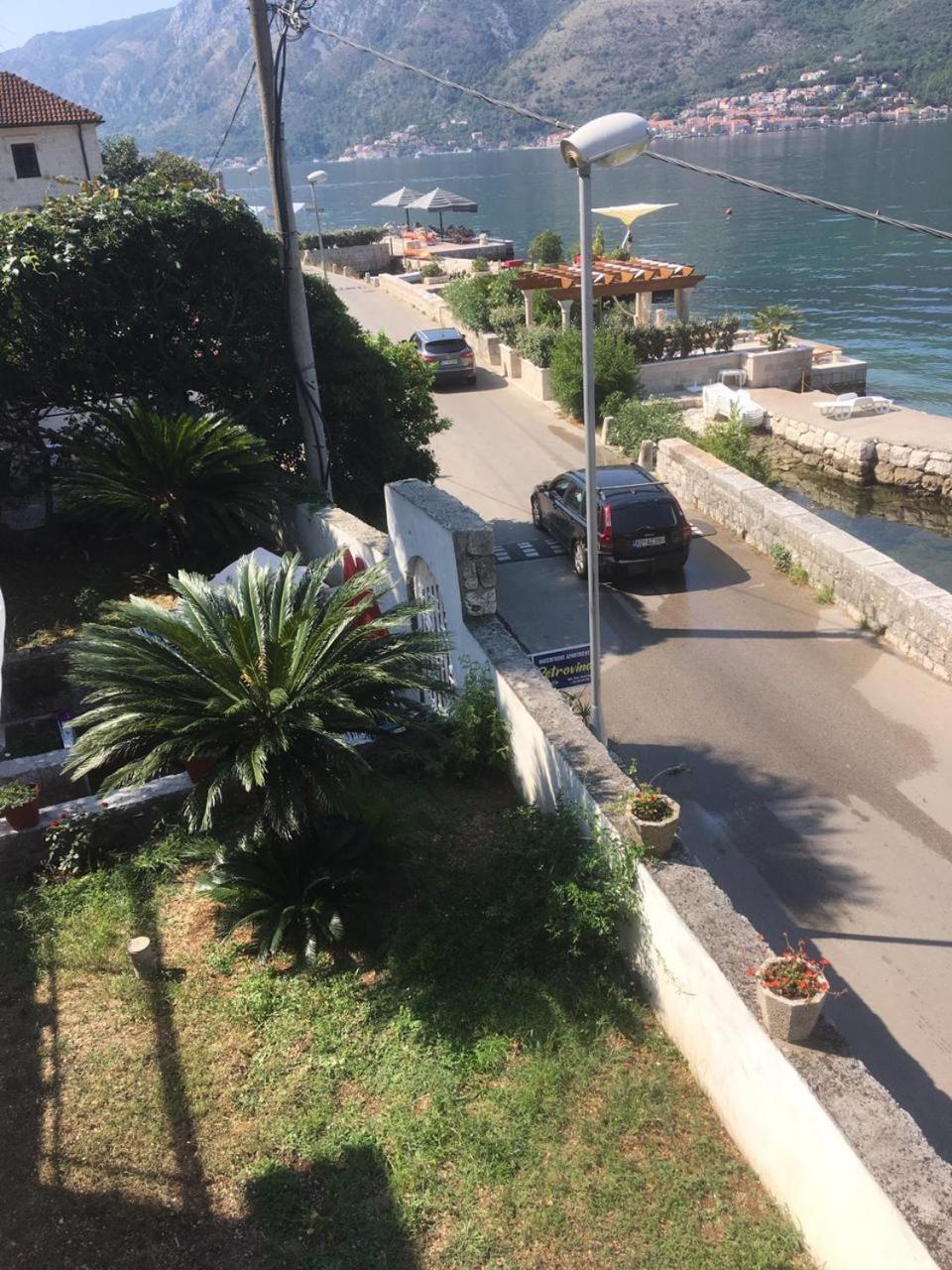 Waterfront Apartment Petrovina Kotor Extérieur photo