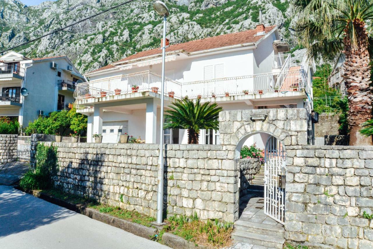 Waterfront Apartment Petrovina Kotor Extérieur photo